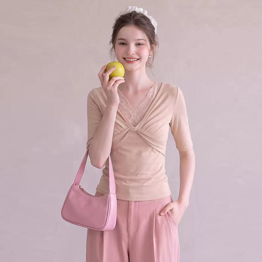 西遇扭结V领蕾丝拼接T恤女2026秋季法式假两件收腰显瘦中袖上衣SS060787 商品图2
