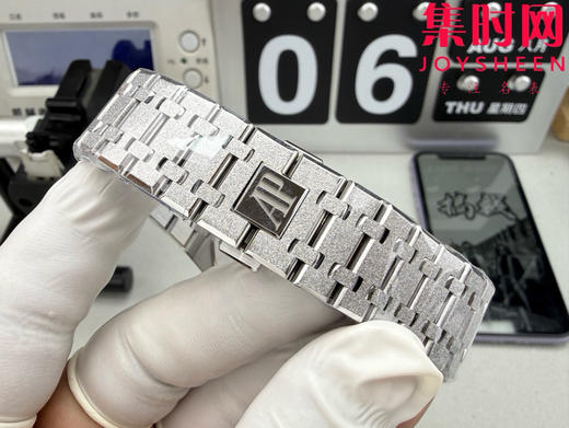 无卡度版本 THB爱彼皇家橡树镂空15407系列 霜金款 皇家橡树霜金15407 V3版 3132无卡度一体机 男士腕表 表径41mm 商品图7