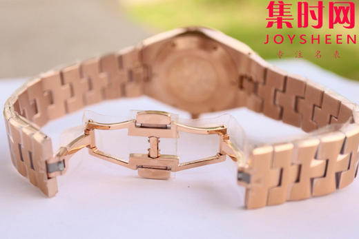 新品—随心所至 启幕无畏之行 VC江诗丹顿新款Overseas CC纵横四海女款系列1225v/1205v 冰蓝面 女士石英腕表 表径33mm 商品图7