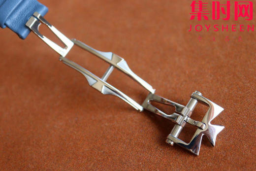 新品—随心所至 启幕无畏之行 VC江诗丹顿新款Overseas CC纵横四海女款系列1225v/1205v 冰蓝面 女士石英腕表 表径33mm 商品图8