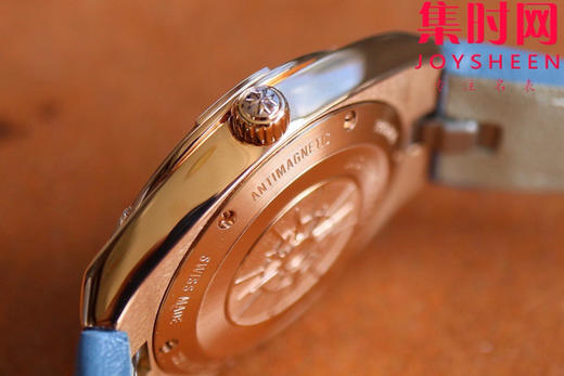 新品—随心所至 启幕无畏之行 VC江诗丹顿新款Overseas CC纵横四海女款系列1225v/1205v 冰蓝面 女士石英腕表 表径33mm 商品图3