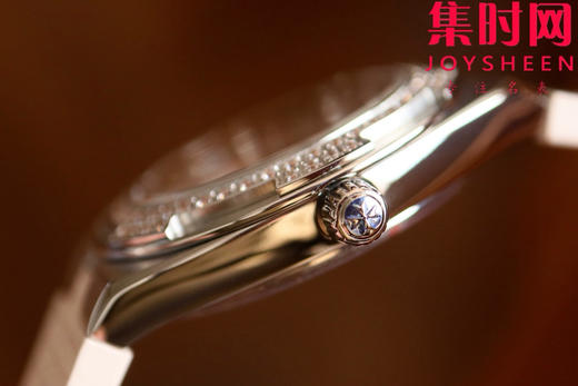新品—随心所至 启幕无畏之行 VC江诗丹顿新款Overseas CC纵横四海女款系列1225v/1205v 樱花粉 女士石英腕表 表径33mm 商品图5