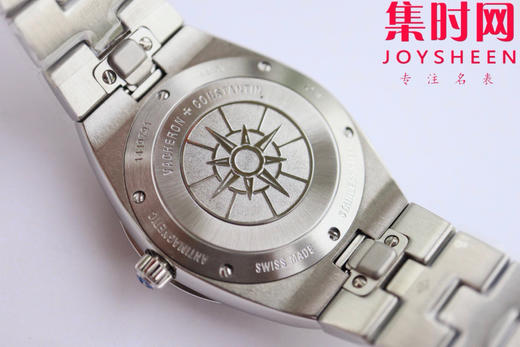 新品—随心所至 启幕无畏之行 VC江诗丹顿新款Overseas CC纵横四海女款系列1225v/1205v 冰蓝面 女士石英腕表 表径33mm 商品图7