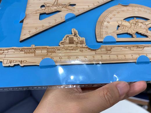 【中船文化出品 激光雕刻】福建舰木尺套装（15cm直尺·14cm三角板·180°量角器）ds（zc） 商品图8