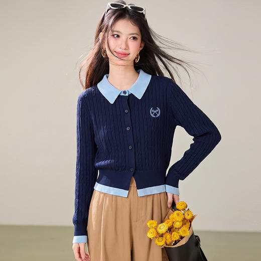 西遇假两件撞色翻领针织开衫女2026秋季Polo领显瘦短款长袖毛衣SS060806 商品图1