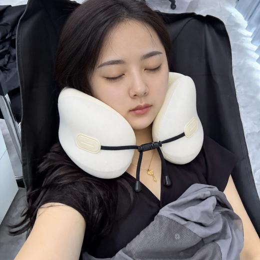 热卖！ 旅途熟睡！【mini收纳，一提就走】花姿彤 记忆棉护颈u型枕  高弹枕芯 一“枕”熟睡，“枕”救旅途疲乏，便携收纳省时省力 商品图6