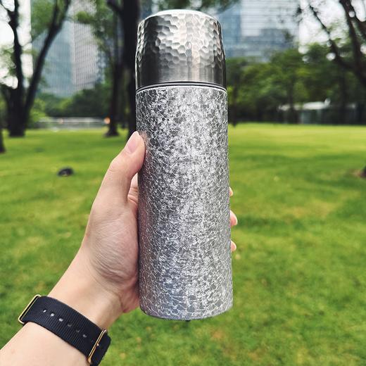 萌杯缘钛壶套装 ， 保温壶1000ml + 随行杯450ml：一套才69.9元，让家人喝到一口安全、放心热水 商品图1