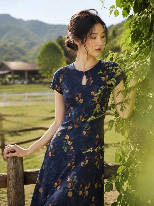 YIROUJIA 水滴领棉绸短袖连衣裙 | 修身的版型+显瘦细节设计，穿出纤细好身材！【3-5天发货】 商品图0