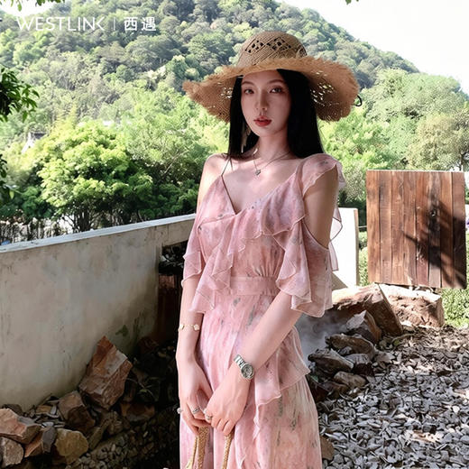 西遇粉色碎花连衣裙女2026年夏季新款不规则荷叶边法式茶歇长裙SS060364 商品图1
