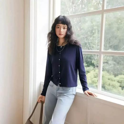 早秋顶流【帕兰婷--小香风莱赛尔天丝开衫】甄选莱赛尔天丝面料 软糯舒适 透气吸湿 自带凉感 高弹丝滑 抗皱耐磨 修身微落肩版型 藏肉显瘦显气质 一衣多穿的四季百搭单品！ 商品图2