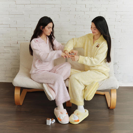 【专享】【亲子款上新】朴西小鸭子可爱毛绒棉拖鞋女款冬季室内情侣保暖防滑厚底舒适居家 商品图6