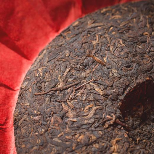 少量现货｜十八先生「187542普洱生茶」「187572普洱熟茶」2022 版，名家+原班人马亲制，复刻传奇普洱“88 青”和“勐海7572”，定制包装，方便储存，宜饮宜收藏 商品图3