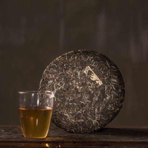 少量现货｜十八先生「187542普洱生茶」「187572普洱熟茶」2022 版，名家+原班人马亲制，复刻传奇普洱“88 青”和“勐海7572”，定制包装，方便储存，宜饮宜收藏 商品图2