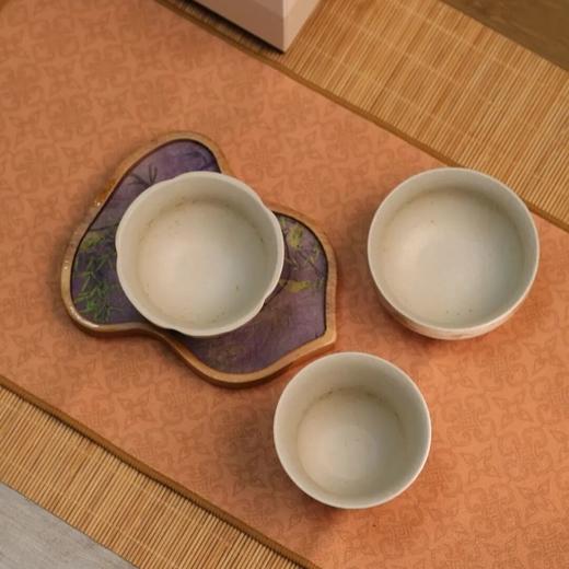 【59元2个，89元3个】敦煌飞天揽月・主人杯， 火石红古法窑变，手工吹釉肌理，杯身重工敦煌飞天图案，三款杯型可选：葫芦杯、罗汉杯、五瓣杯 商品图9