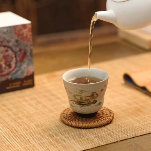 【59元2个，89元3个】敦煌飞天揽月・主人杯， 火石红古法窑变，手工吹釉肌理，杯身重工敦煌飞天图案，三款杯型可选：葫芦杯、罗汉杯、五瓣杯 商品图10