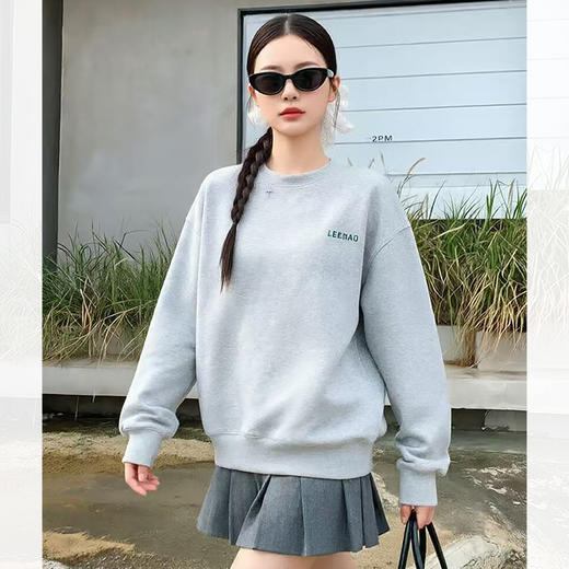 西遇宽松字母圆领卫衣女2026秋季慵懒风落肩休闲简约套头长袖上衣SS060852 商品图2