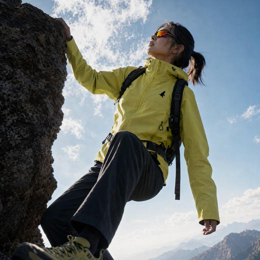 热卖！超值！【透气舒适 日常百搭】TREK&TRAVEL飞鹰 情侣户外冲锋外套 宽松不挑身材 男女情侣同款 9色可选 商品图1