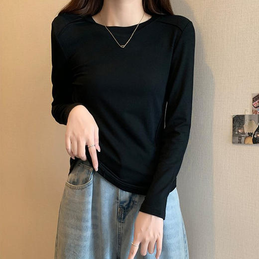 西遇圆领分割线长袖T恤女2026秋季修身显瘦不规则下摆打底上衣SS060855 商品图3