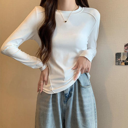 西遇圆领分割线长袖T恤女2026秋季修身显瘦不规则下摆打底上衣SS060855 商品图1