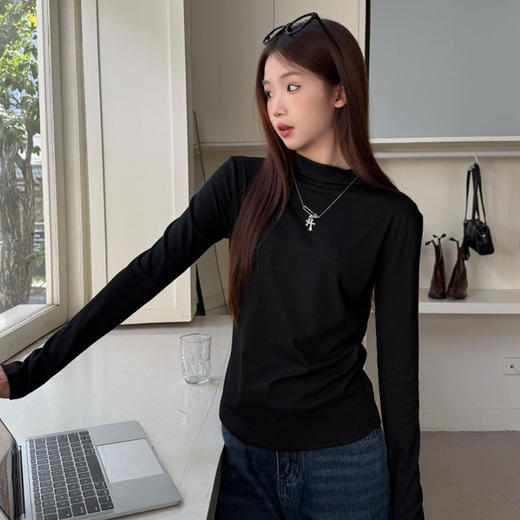 西遇半高领长袖打底衫女2026秋季修身弹力纯色基础内搭针织上衣SS060857 商品图1