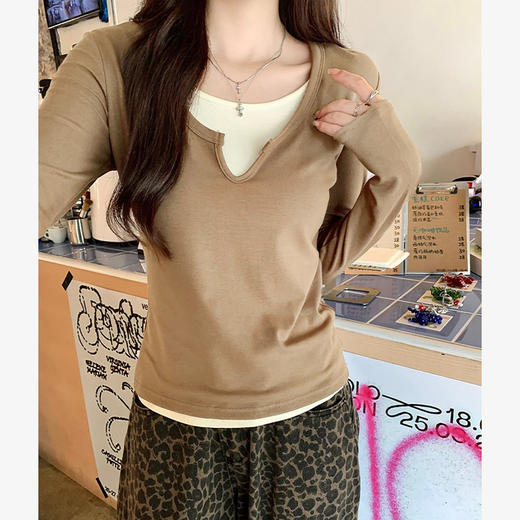西遇小V领假两件长袖T恤女2026秋季撞色叠穿弹力打底针织上衣SS060867 商品图2