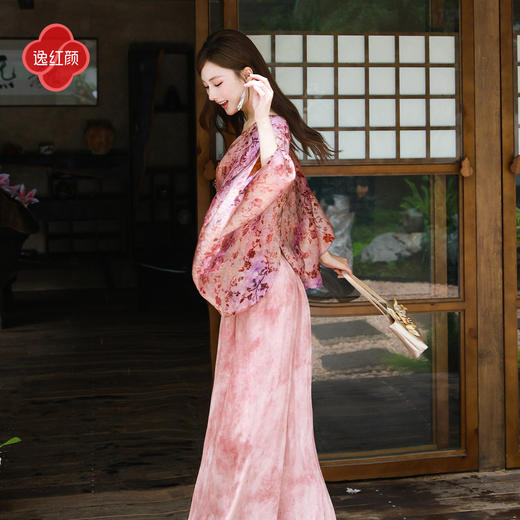 逸红颜《幻绯花》26年夏新款浮光锦渐变缠枝花新中式蝙蝠袖外披女 商品图2