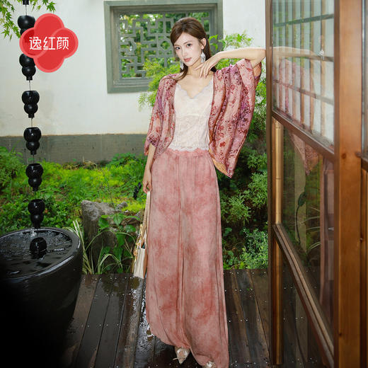 逸红颜《白鸢》26年夏新款带胸垫打底内搭蕾丝美背吊带无袖上衣女 商品图4