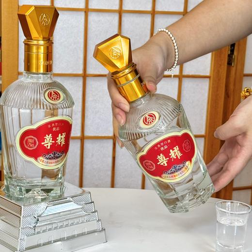 热卖中！拍原箱送十二生肖酒具！【五粮液股份出品·尊耀优品水晶瓶】2022年份老酒 52度浓香型白酒 500ml/瓶 商品图4