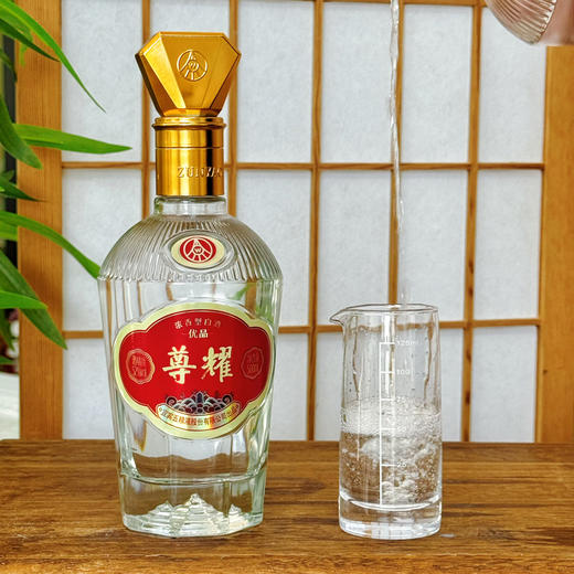 热卖中！拍原箱送十二生肖酒具！【五粮液股份出品·尊耀优品水晶瓶】2022年份老酒 52度浓香型白酒 500ml/瓶 商品图5