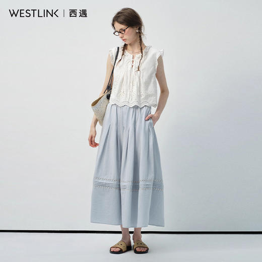西遇法式镂空刺绣小飞袖衬衫女2026年夏季新款v领系带宽松娃娃衫SS060407 商品图1