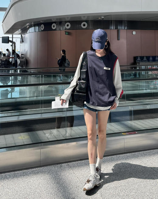 吴昕、徐若晗同款ICE DUS*T假两件长袖T恤 miu090502 商品图4