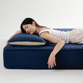 睡感新体验💤【京帝 深睡Pro3.0轻氧床笠三件套】A类标准 柔糯面料 中空结构填充 蓬松柔软 平整服帖 怎么动都不跑偏 可机洗不起皱不变形 赠手提袋