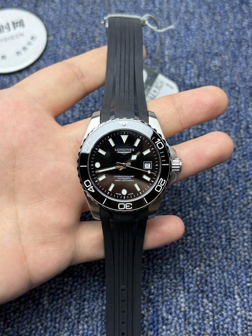 强势来袭！浪琴新款第三代康卡斯潜水系列 再添新作机械腕表 男士腕表 表径42mm
机芯：搭载进口西铁城 商品图1