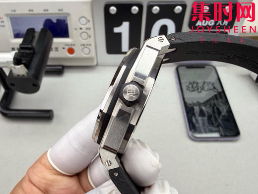 RSS爱彼皇家橡树离岸型15710系列 透底款 四分之一黑 男士腕表 表盘尺寸：42mmX14.1mm 原装一致 商品图5