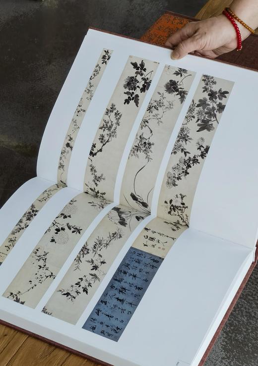 【特惠】《荣宝斋珍藏历代绘画书法集》，“绘画卷”（古代）全三册，8开，布面精装，函套，荣宝斋主编，荣宝斋出版社2012年一版一印，三册定价：1520元，售价：378元。 商品图6