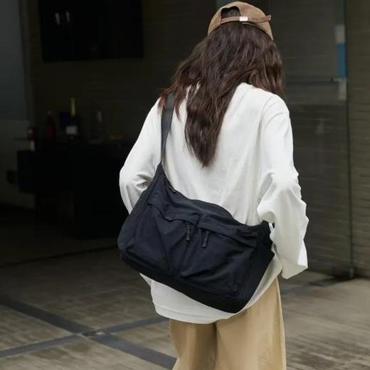 SOOKIE 山系轻便斜挎包 37*11*28cm 商品图4