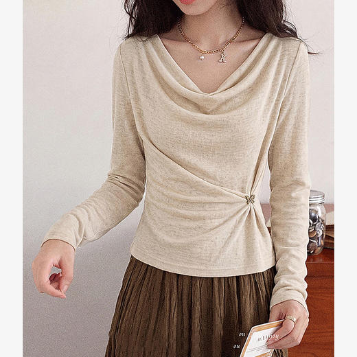 西遇荡领扭结针织衫女2026秋季新款蝴蝶扣设计感收腰显瘦长袖上衣SS060914 商品图3