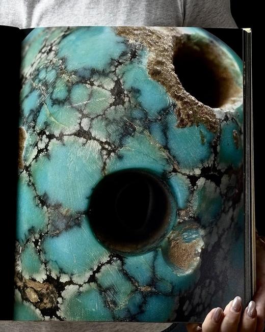 【微量】《玉文化与中华文明——中国历史研究院珍藏玉器精品》，16开函套精装,中国历史研究院主编，文物出版社2026年6月一版一印，定价：680，售价：544。 商品图5