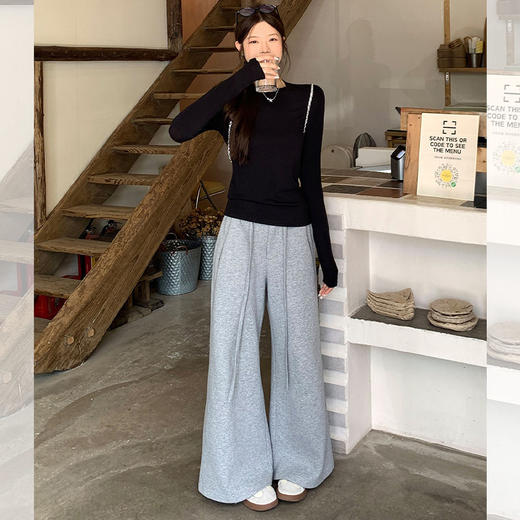 西遇简约圆领打底衫女2026秋季新款纯色修身显瘦基础款长袖上衣SS060910 商品图3