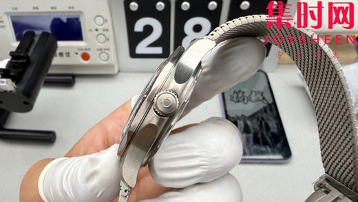 全新升级 匠心传承 欧米茄OMEGA VS海马300米系列 VS无暇赴死 邦德007-无暇赴死 全钛V4版 超轻98克 丹东8806一体机 男士腕表 表径42mm 商品图5