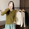 “入秋后该有的温柔”！【迢语--法式坑条V领翻领针织衫】棉柔莫代尔般轻盈软糯材质，厚度适中单穿叠穿打底，上身高弹而不紧绷，视觉显瘦显身材，纤薄肩背版型设计，基础款也能穿出高级感，秋天随意搭氛围感拉满 商品缩略图6