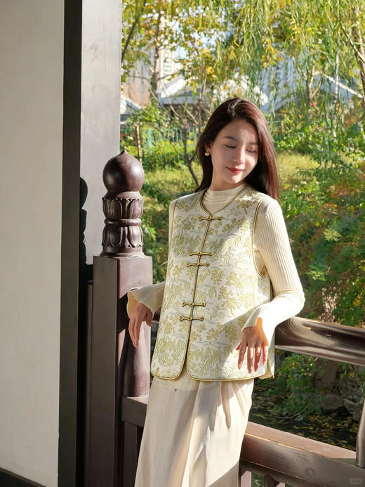 Missboudior「锦檐春信」新中式提花马甲系列 | 千里江山入罗衣，庭前花鸟寄春信【3-5天发货】 商品图1