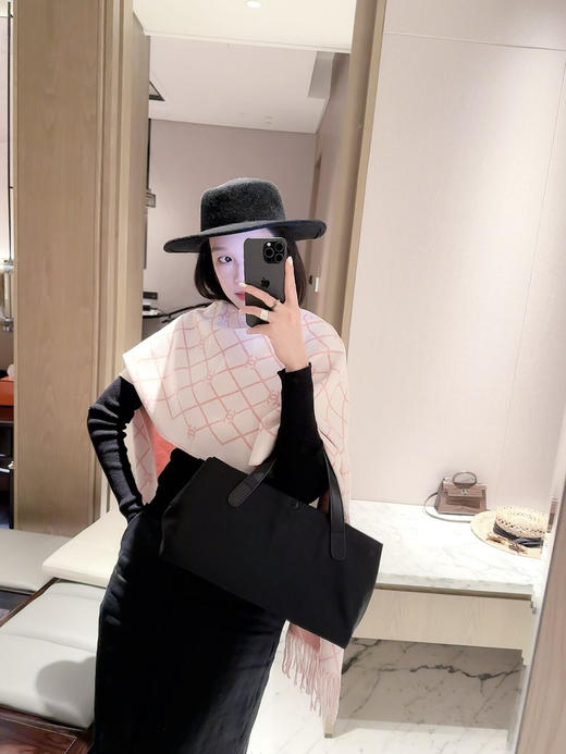 秋冬特惠💰150 香奈儿围巾披肩 商品图1