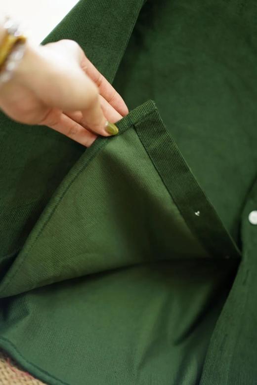 碧玺绿灯芯绒衬衫 | 值得闭眼冲的流行色，显白，100%纯棉，85-135斤可以穿，显瘦藏肉绝绝子【5-7天发货，周末顺延】 商品图5