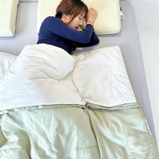 【双层控温深睡被】双层分区双向控温 上层蓄热保暖 下层排湿 温暖干爽不闷湿 A类安全标准，面料优软亲肤 稳定被窝温度 整被可机洗烘干#L 商品图5