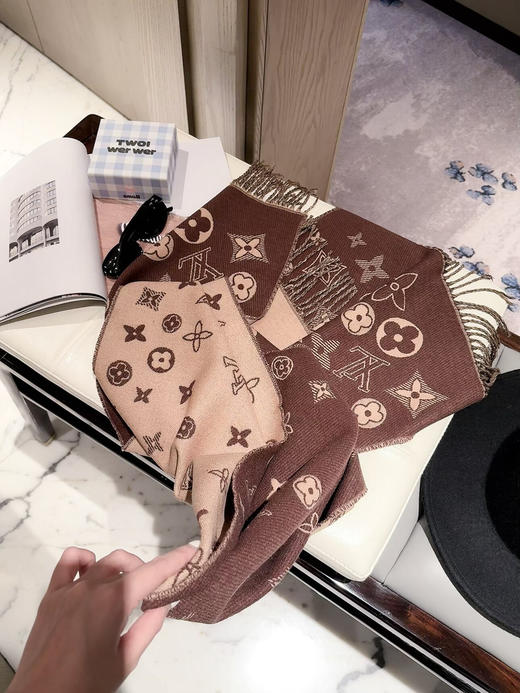 秋冬特惠💰150 LV满天星老花双面围巾 商品图5