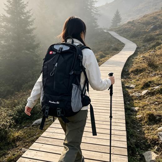 【防泼耐造 超强收纳 透气分离系统】瑞士军刀SWISS SKITIE 40L山系风格户外战术登山背包（送防雨罩） 商品图7