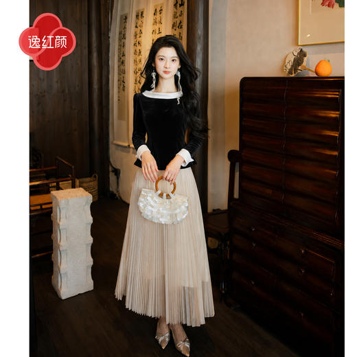逸红颜《绮澜朵》26年秋新款奥黛风法式复古撞色翻边丝绒小上衣女 商品图2