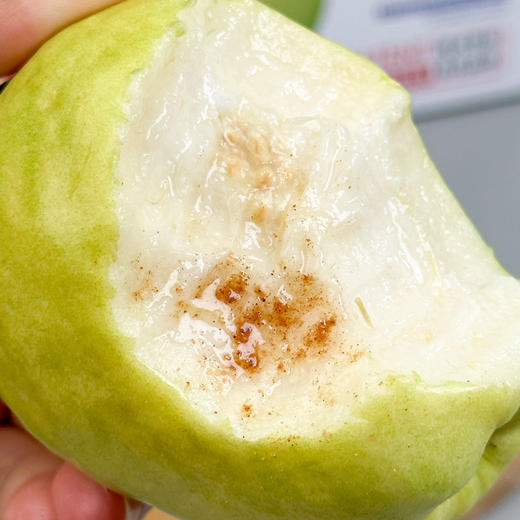 热卖中！送酸梅粉！【京东发货】广东澄海草莓芭乐/奶油芭乐 树熟精品大果 高维C低热量 现摘现发 商品图9