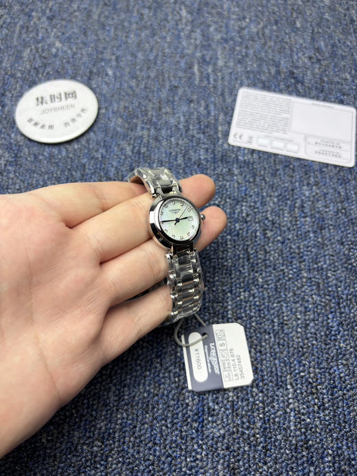 浪琴心月系列 贝母钻面 女士腕表 表径26.5mm 商品图2